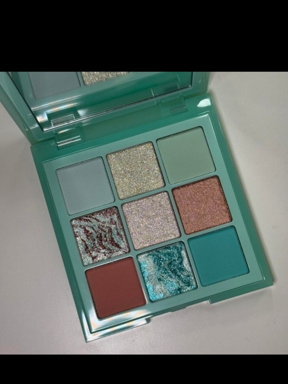 Huda Beauty- Pastel- MINT Eyeshadow Palette